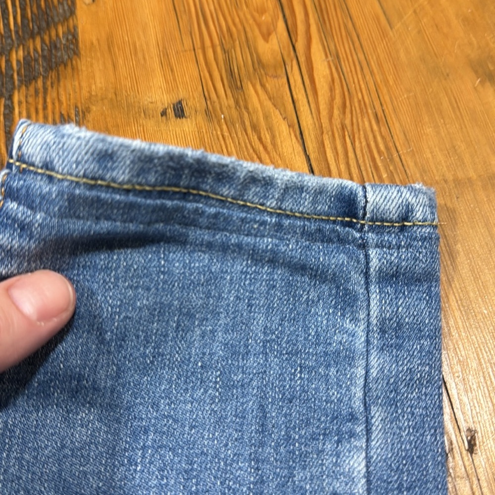 721 HIGH RISE SKINNY LEVIS WITH HOLES - Picture 12 of 13